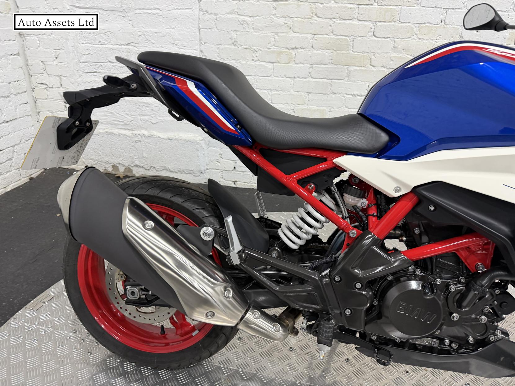 BMW G 310 R 310 Naked Petrol Manual Euro 5 (34 ps)