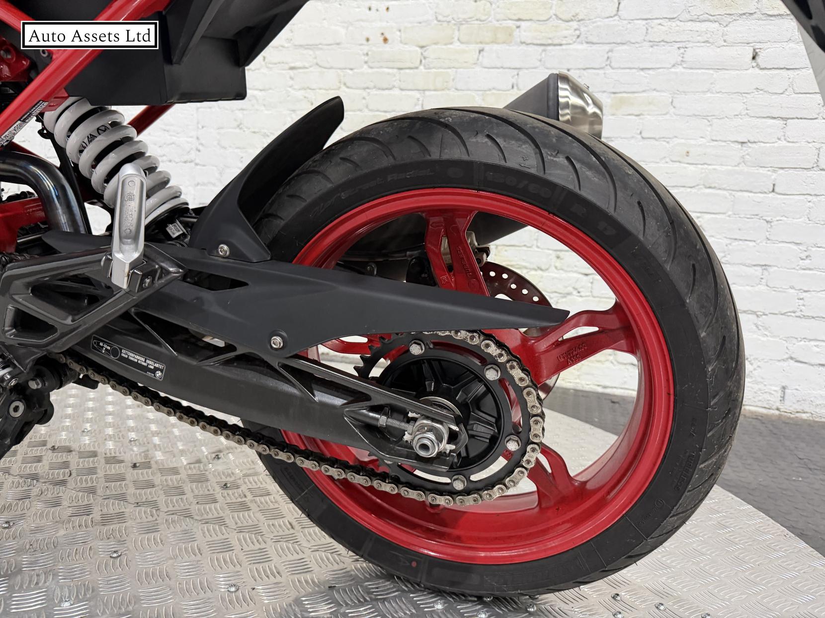 BMW G 310 R 310 Naked Petrol Manual Euro 5 (34 ps)