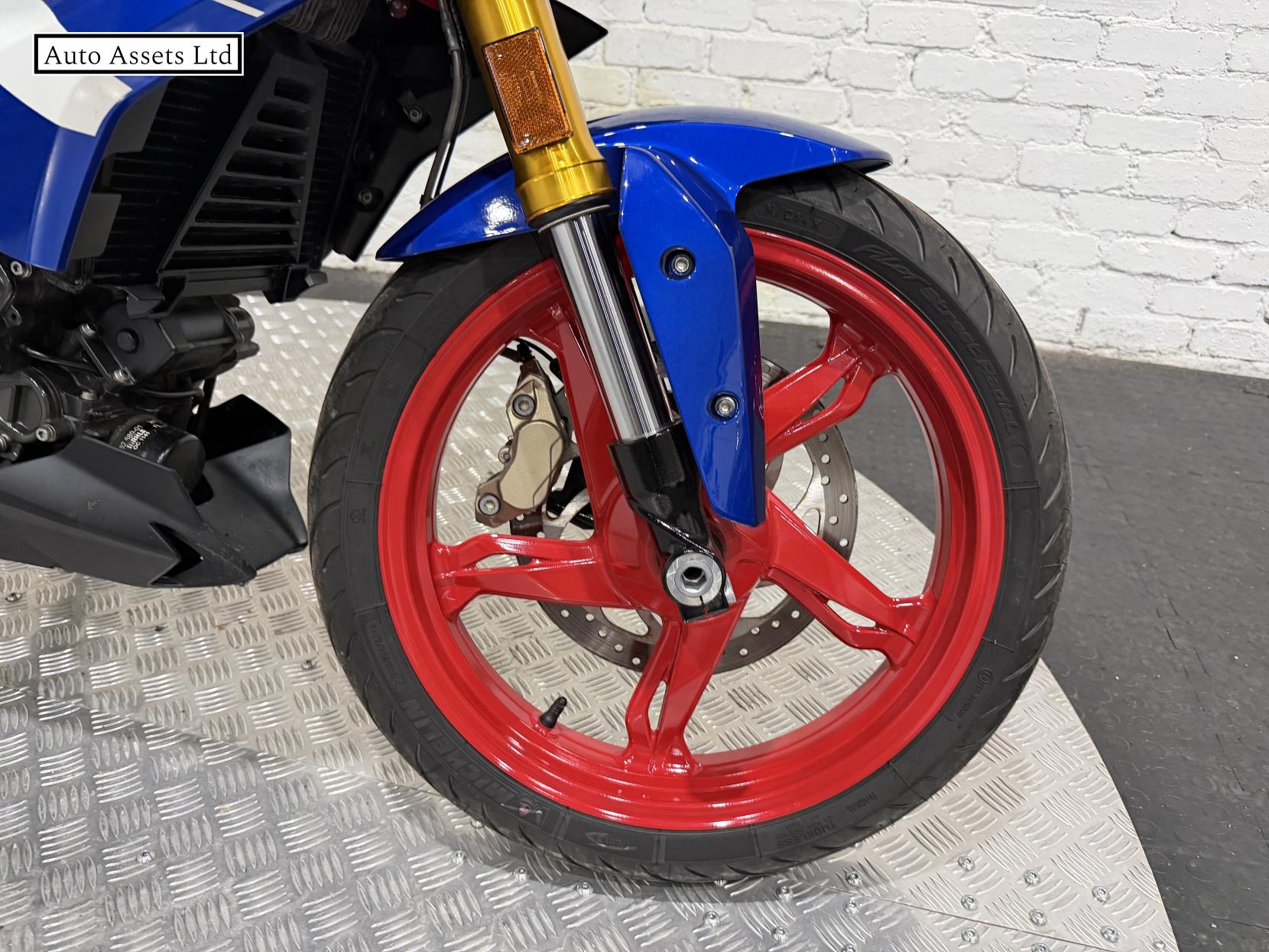 BMW G 310 R 310 Naked Petrol Manual Euro 5 (34 ps)