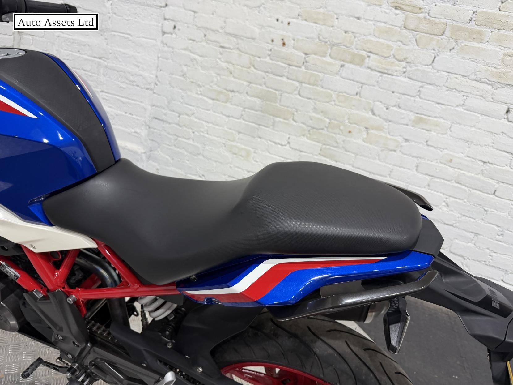 BMW G 310 R 310 Naked Petrol Manual Euro 5 (34 ps)