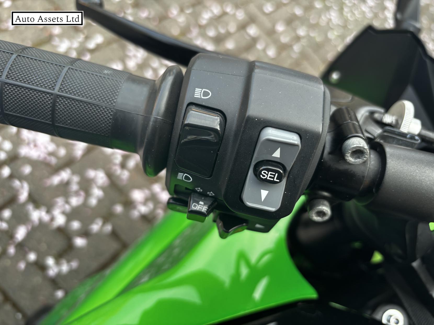 Kawasaki Z1000 SX 1000 ABS Sports Tourer Petrol Manual (142 ps)