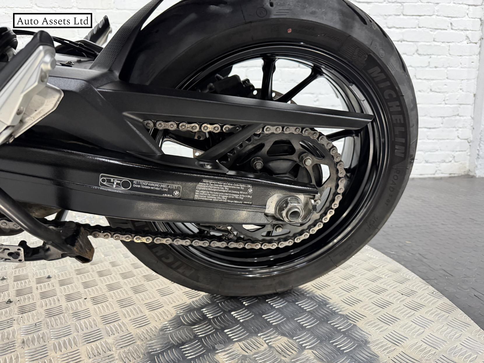 BMW F 900 XR 900 Sports Tourer Petrol Manual Euro 5 (105 ps)