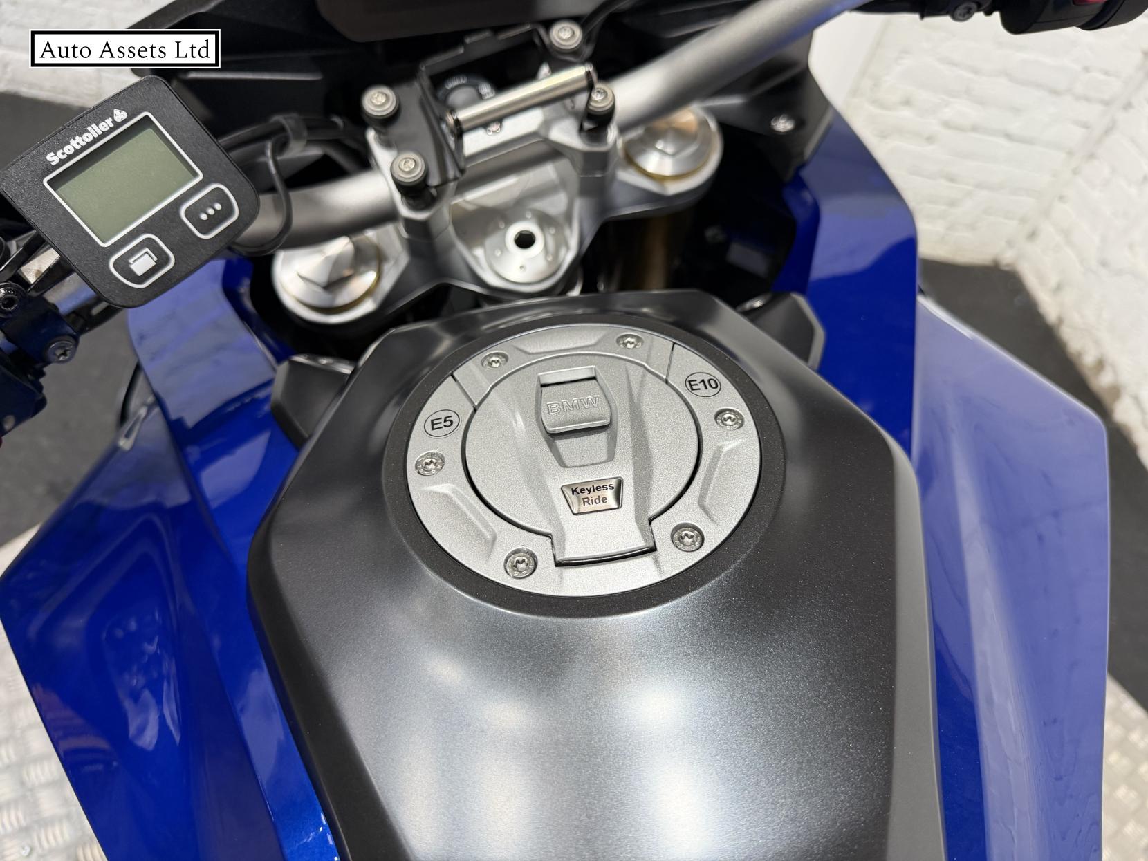 BMW F 900 XR 900 Sports Tourer Petrol Manual Euro 5 (105 ps)