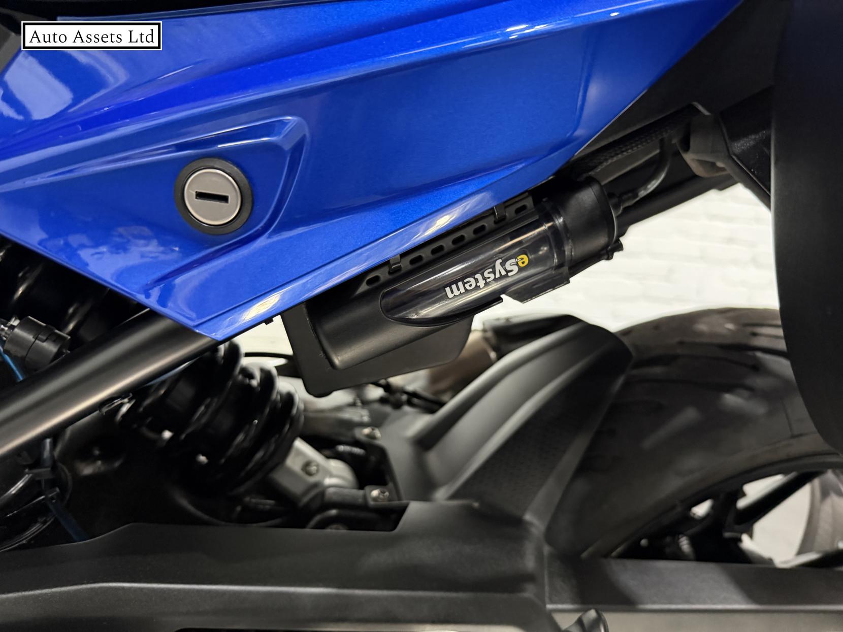 BMW F 900 XR 900 Sports Tourer Petrol Manual Euro 5 (105 ps)