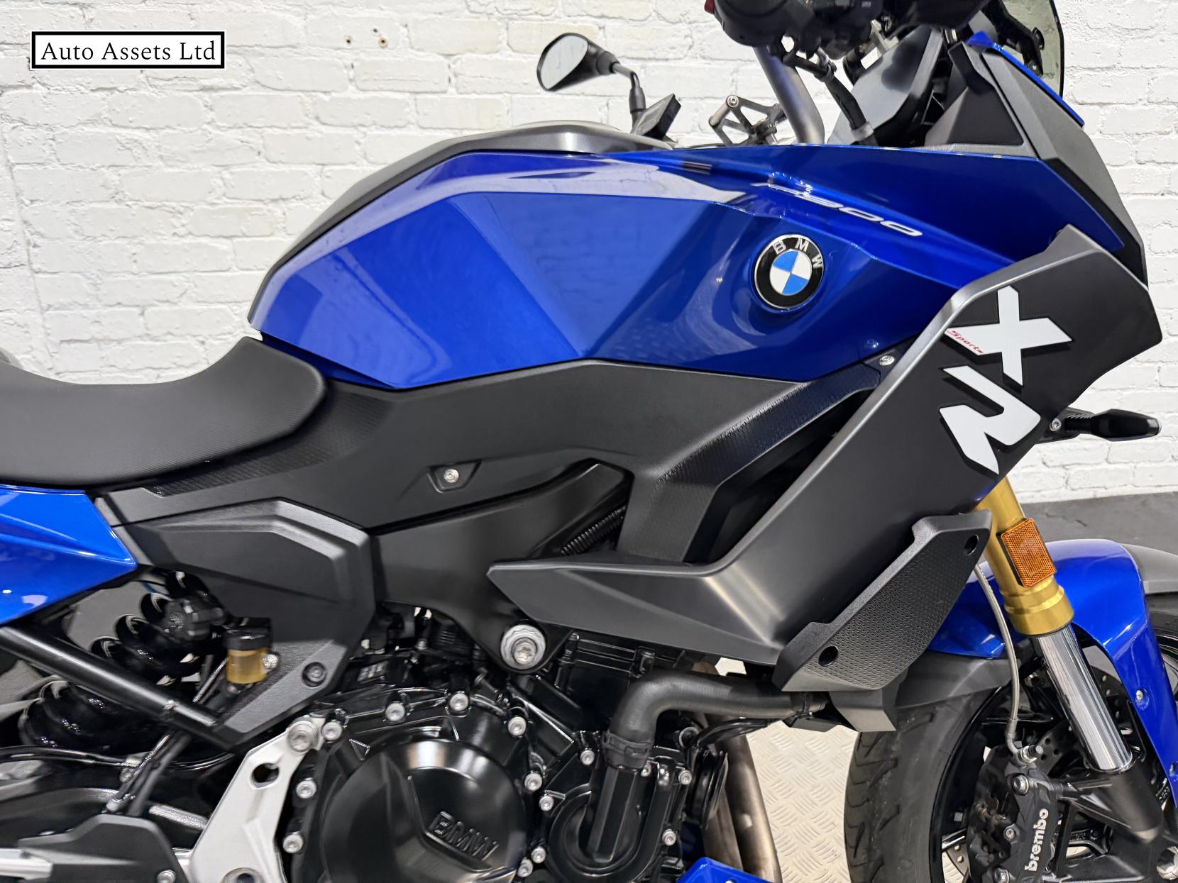 BMW F 900 XR 900 Sports Tourer Petrol Manual Euro 5 (105 ps)