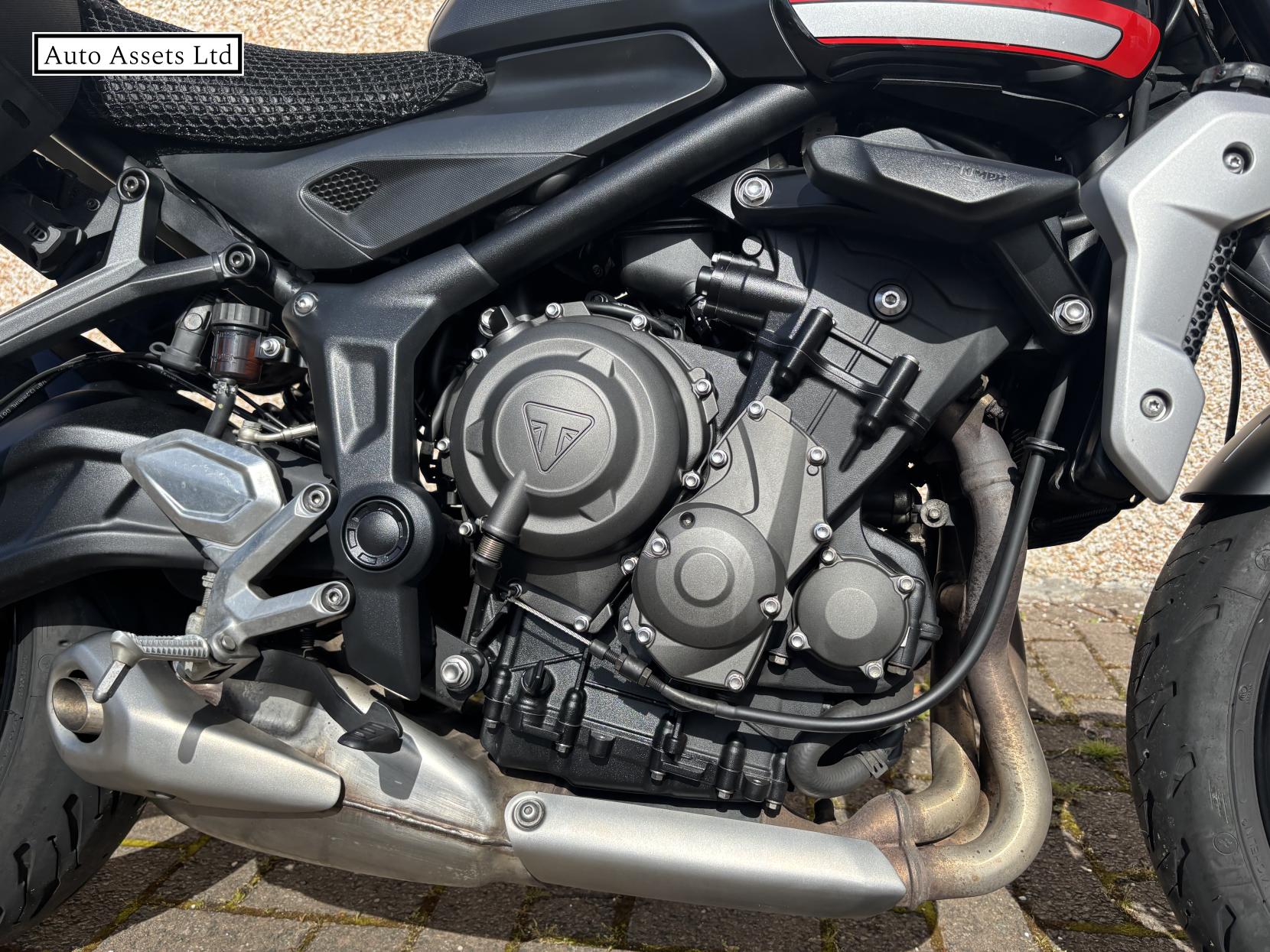 Triumph Trident 660 660 Triple Tribute Edition Roadster/Retro Petrol Manual X-Ring Euro 5 (82 ps)