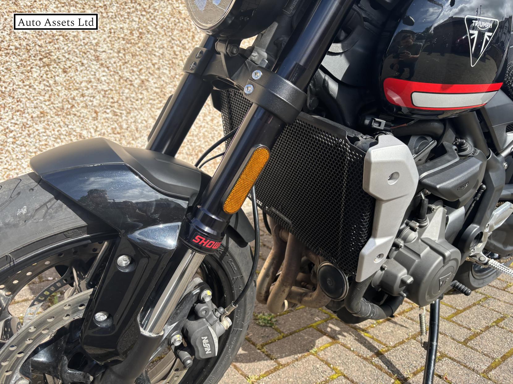 Triumph Trident 660 660 Triple Tribute Edition Roadster/Retro Petrol Manual X-Ring Euro 5 (82 ps)