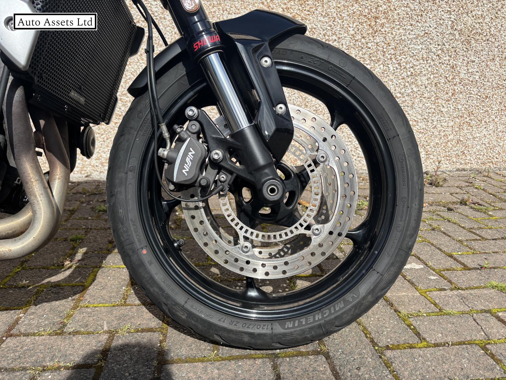 Triumph Trident 660 660 Triple Tribute Edition Roadster/Retro Petrol Manual X-Ring Euro 5 (82 ps)