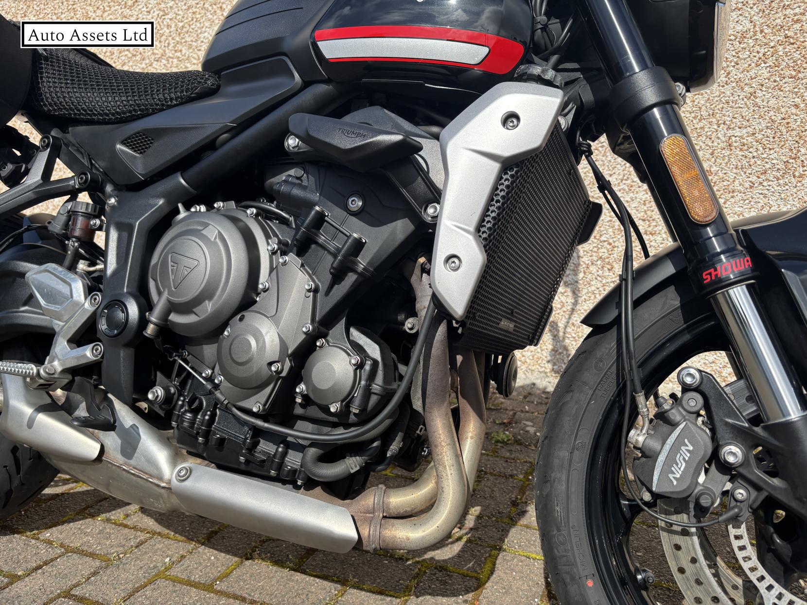 Triumph Trident 660 660 Triple Tribute Edition Roadster/Retro Petrol Manual X-Ring Euro 5 (82 ps)