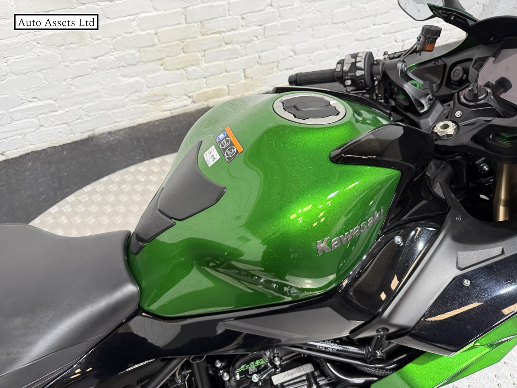 Kawasaki Ninja H2 SX 998 Sports Tourer Petrol Manual Euro 5 (200 ps)