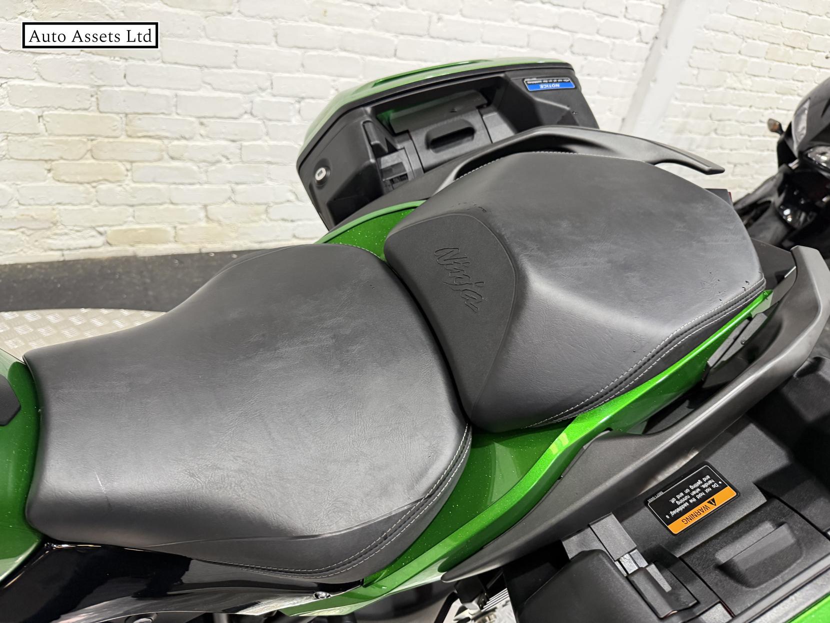 Kawasaki Ninja H2 SX 998 Sports Tourer Petrol Manual Euro 5 (200 ps)