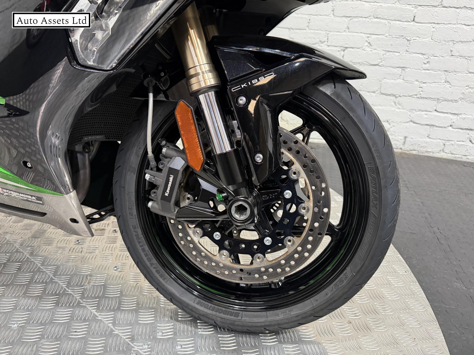 Kawasaki Ninja H2 SX 998 Sports Tourer Petrol Manual Euro 5 (200 ps)