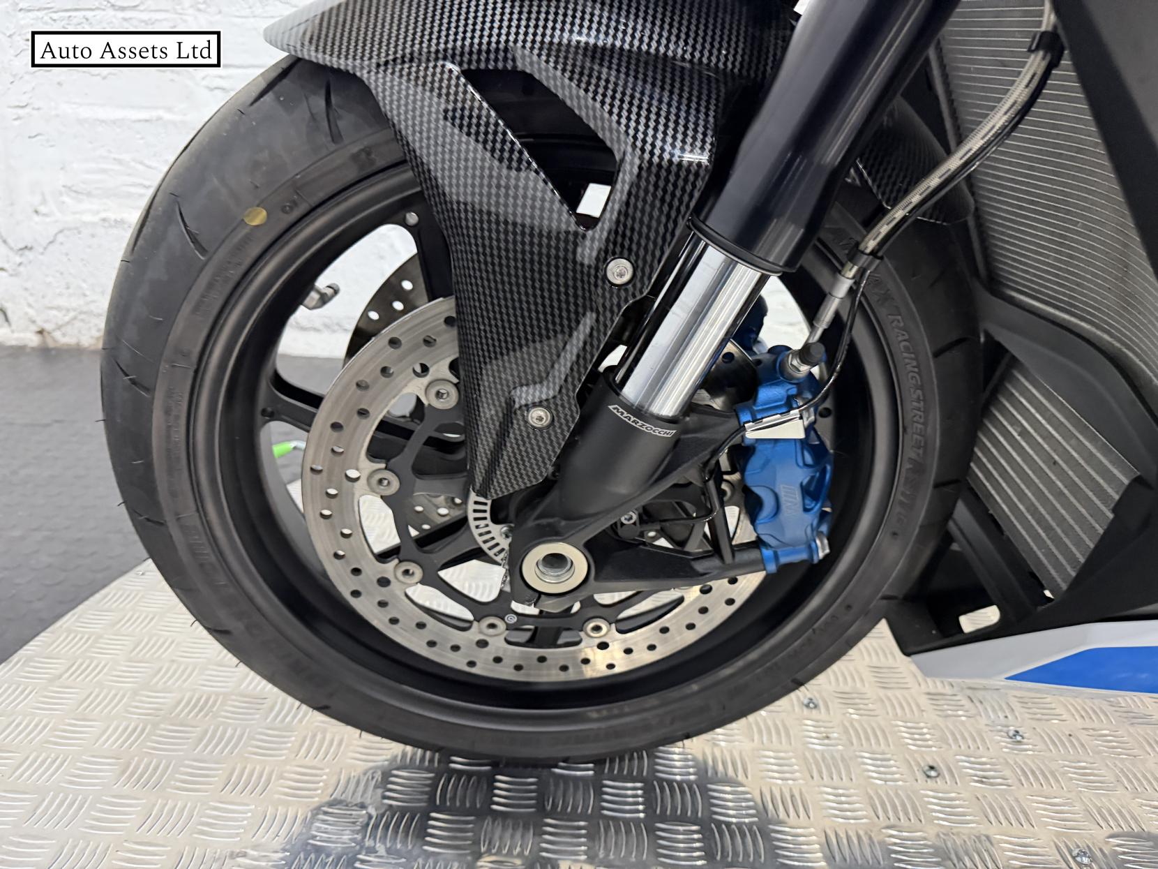 BMW M 1000 R 1000 Naked Petrol Claw-shifted Euro 5 (209 ps)