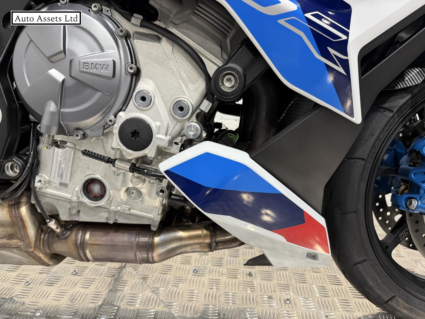 BMW M 1000 R 1000 Naked Petrol Claw-shifted Euro 5 (209 ps)