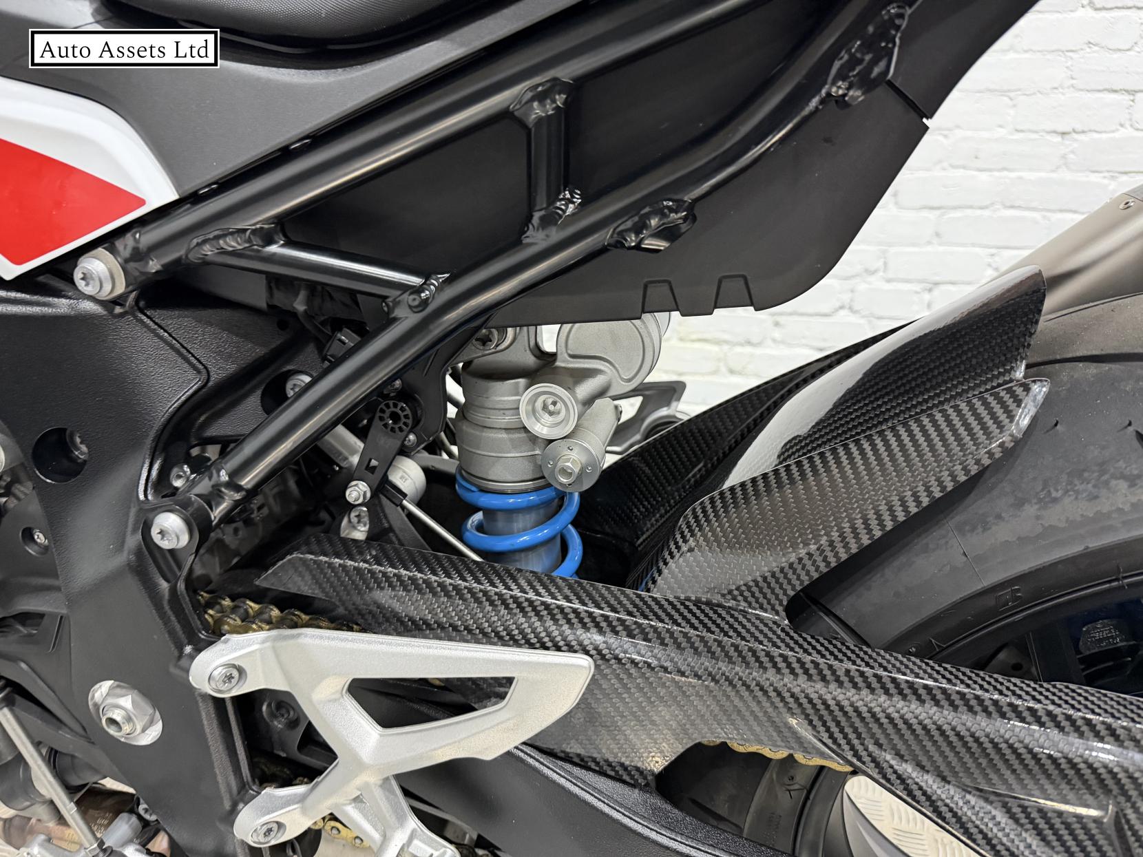 BMW M 1000 R 1000 Naked Petrol Claw-shifted Euro 5 (209 ps)