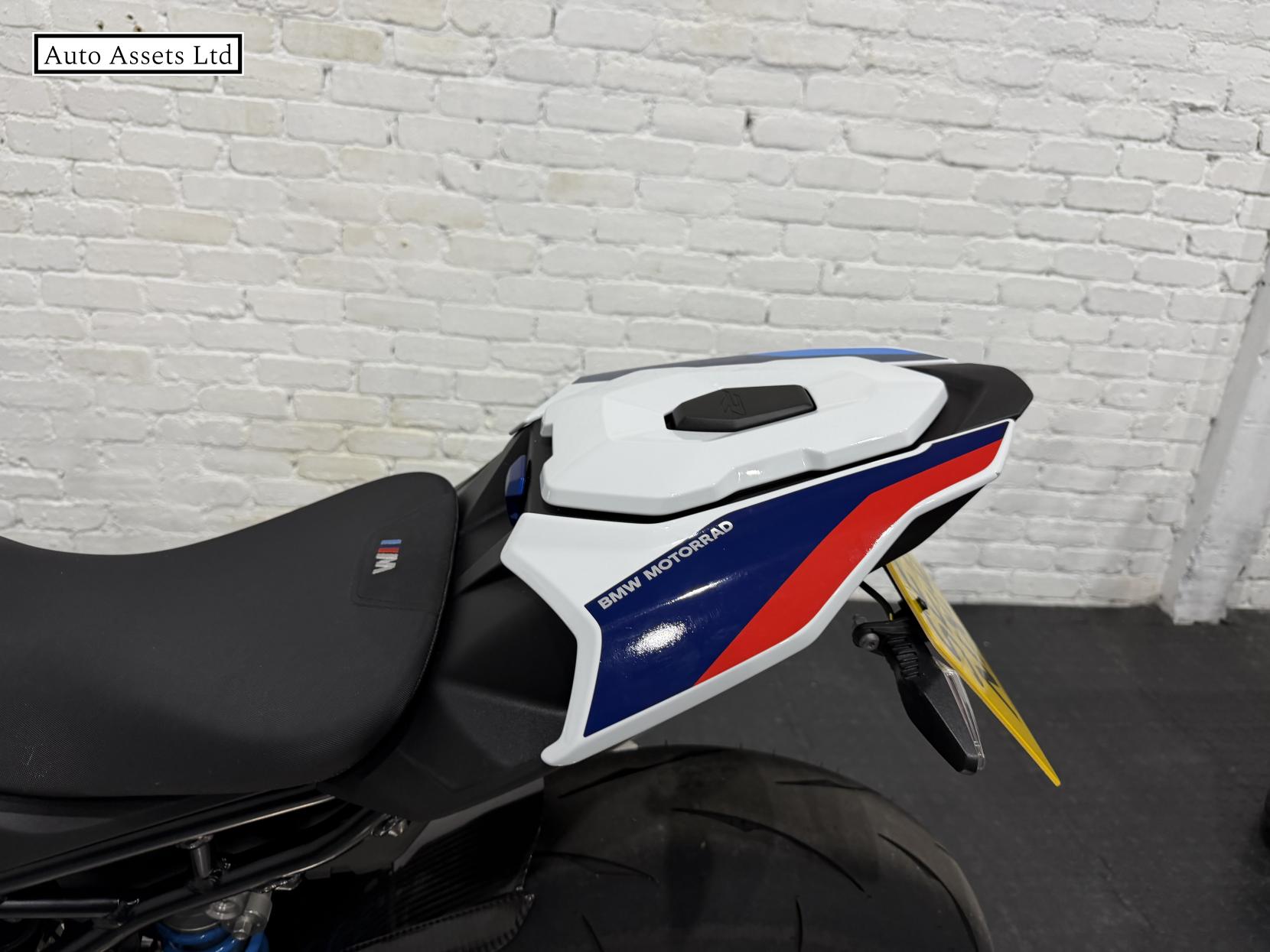BMW M 1000 R 1000 Naked Petrol Claw-shifted Euro 5 (209 ps)