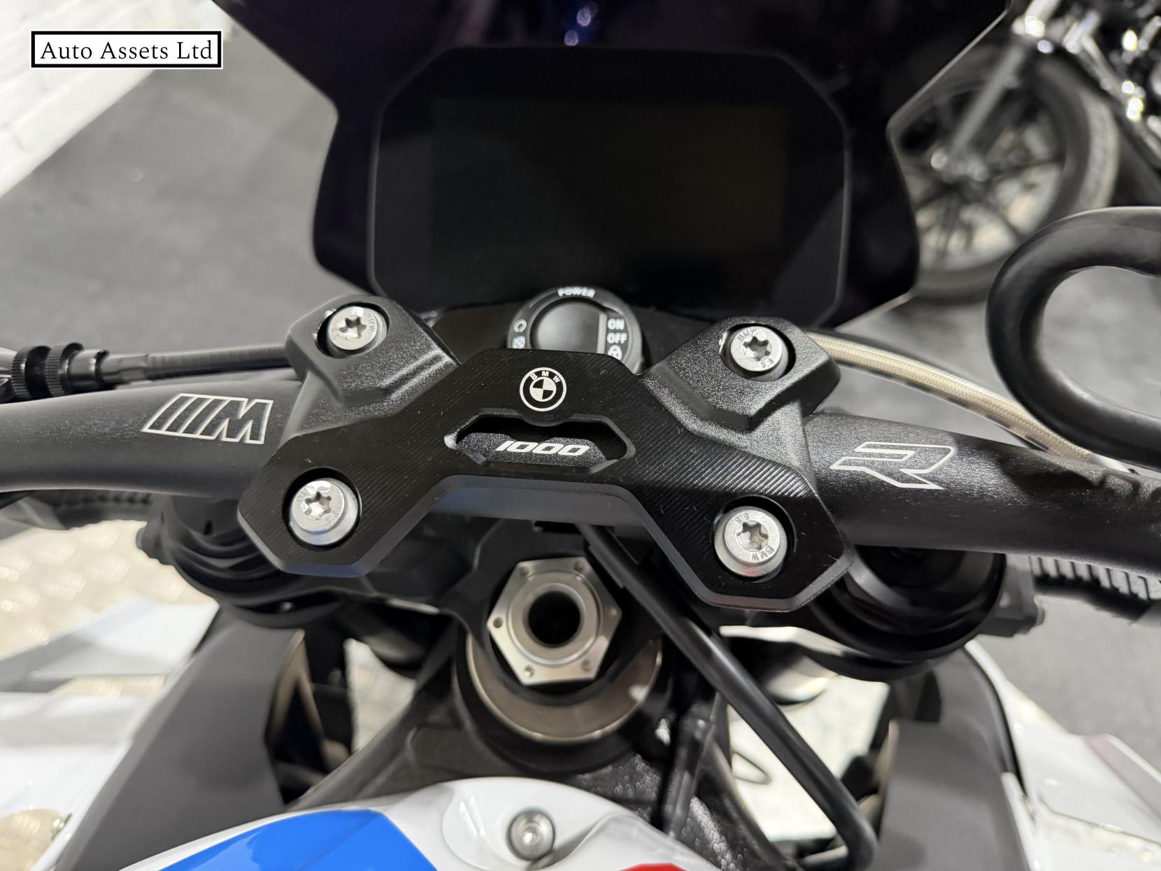 BMW M 1000 R 1000 Naked Petrol Claw-shifted Euro 5 (209 ps)