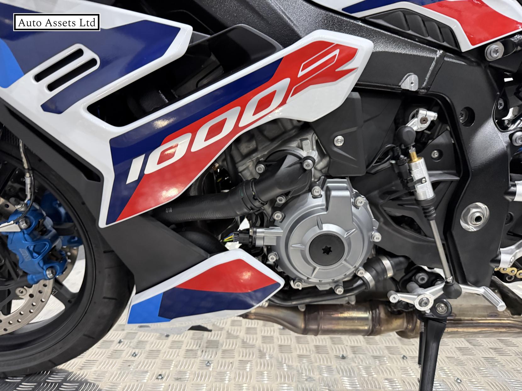 BMW M 1000 R 1000 Naked Petrol Claw-shifted Euro 5 (209 ps)