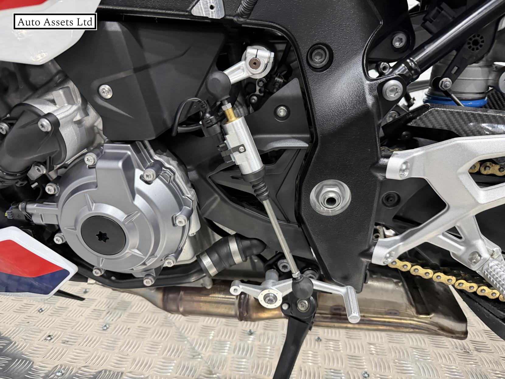 BMW M 1000 R 1000 Naked Petrol Claw-shifted Euro 5 (209 ps)