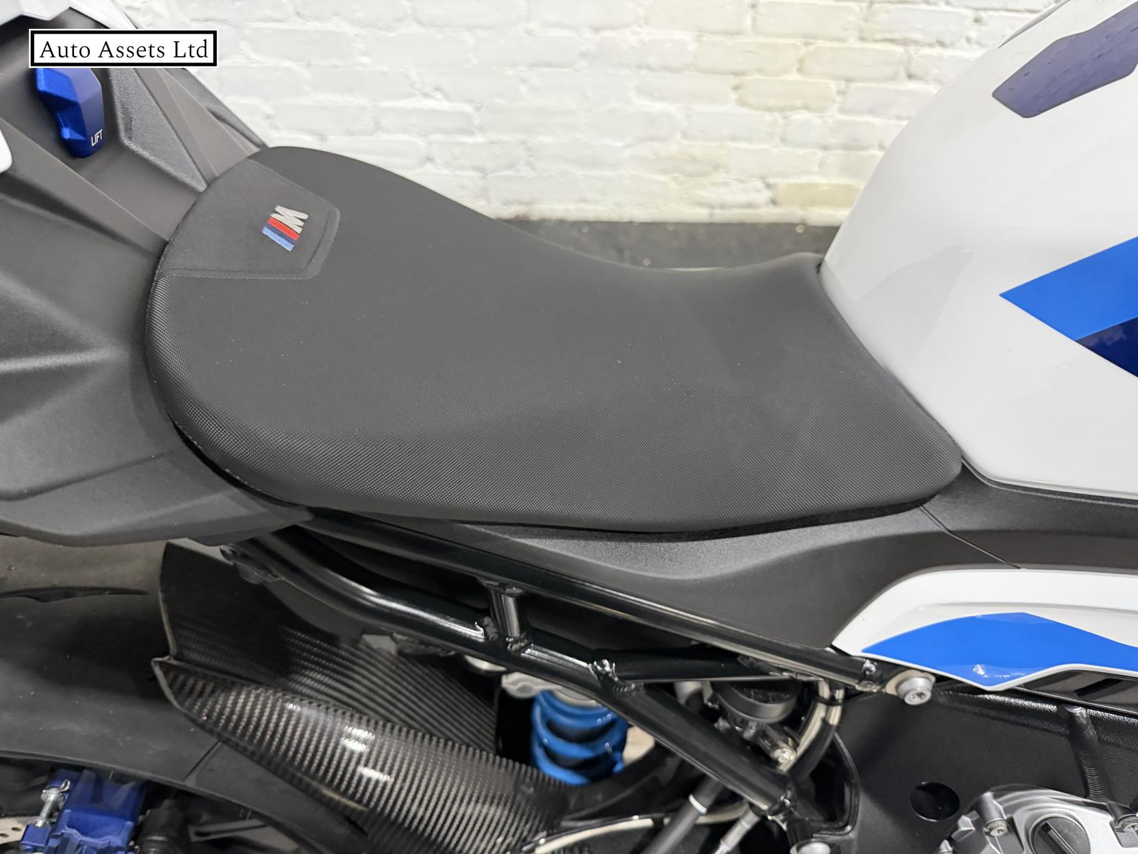 BMW M 1000 R 1000 Naked Petrol Claw-shifted Euro 5 (209 ps)