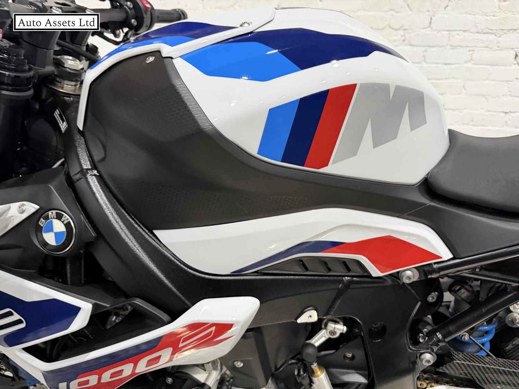 BMW M 1000 R 1000 Naked Petrol Claw-shifted Euro 5 (209 ps)