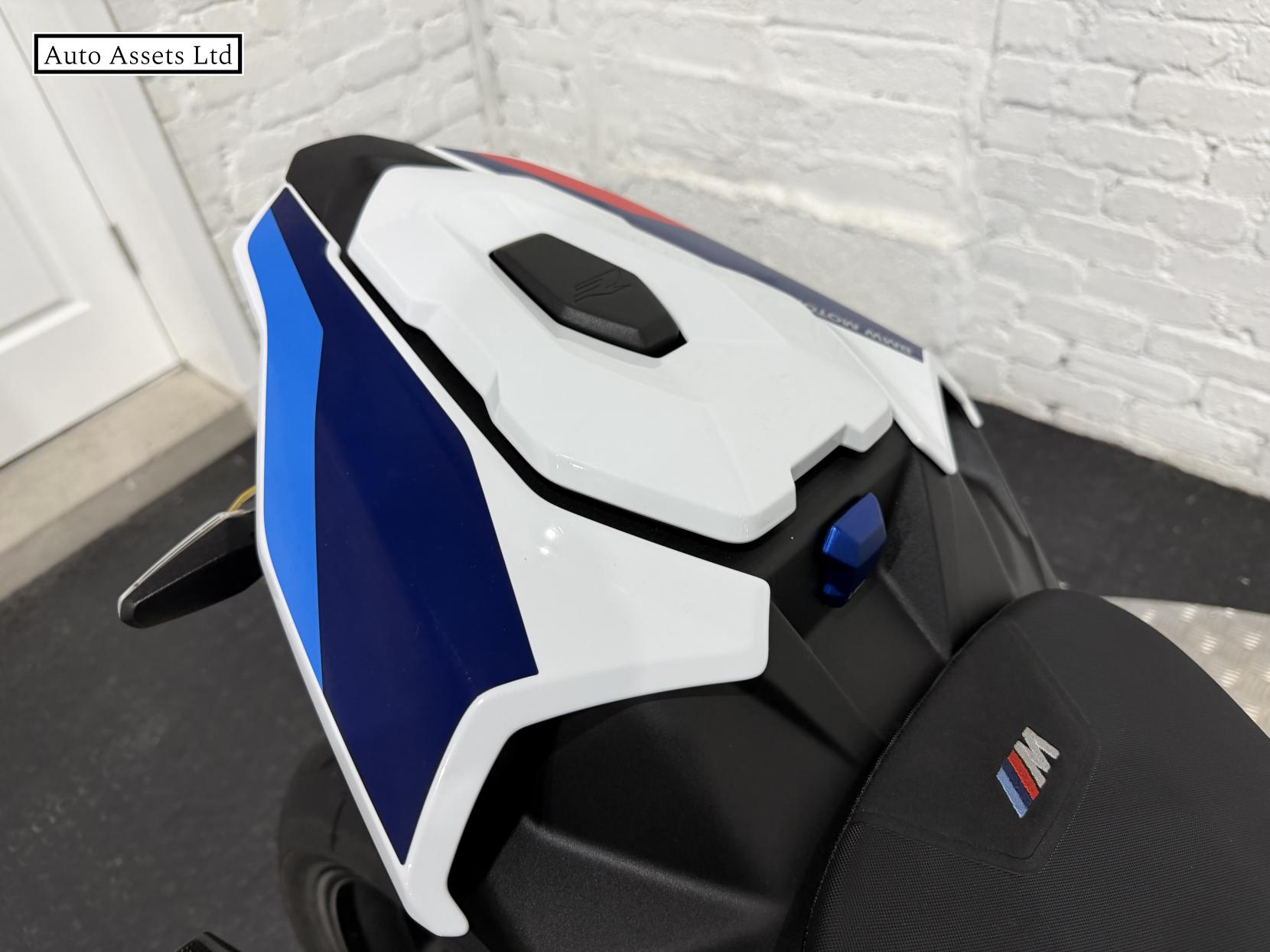 BMW M 1000 R 1000 Naked Petrol Claw-shifted Euro 5 (209 ps)