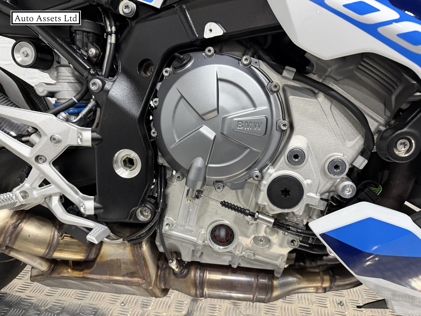 BMW M 1000 R 1000 Naked Petrol Claw-shifted Euro 5 (209 ps)