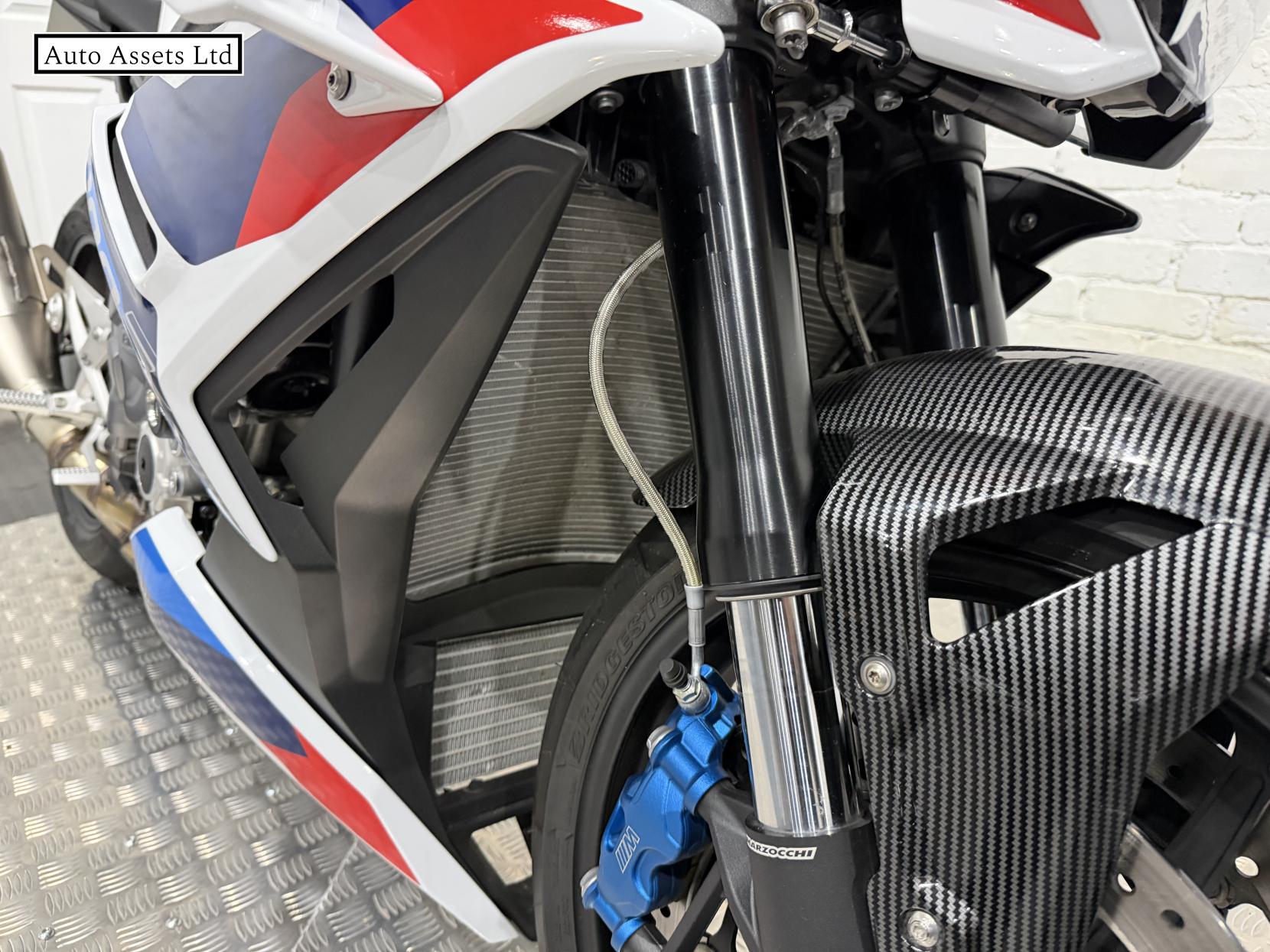 BMW M 1000 R 1000 Naked Petrol Claw-shifted Euro 5 (209 ps)
