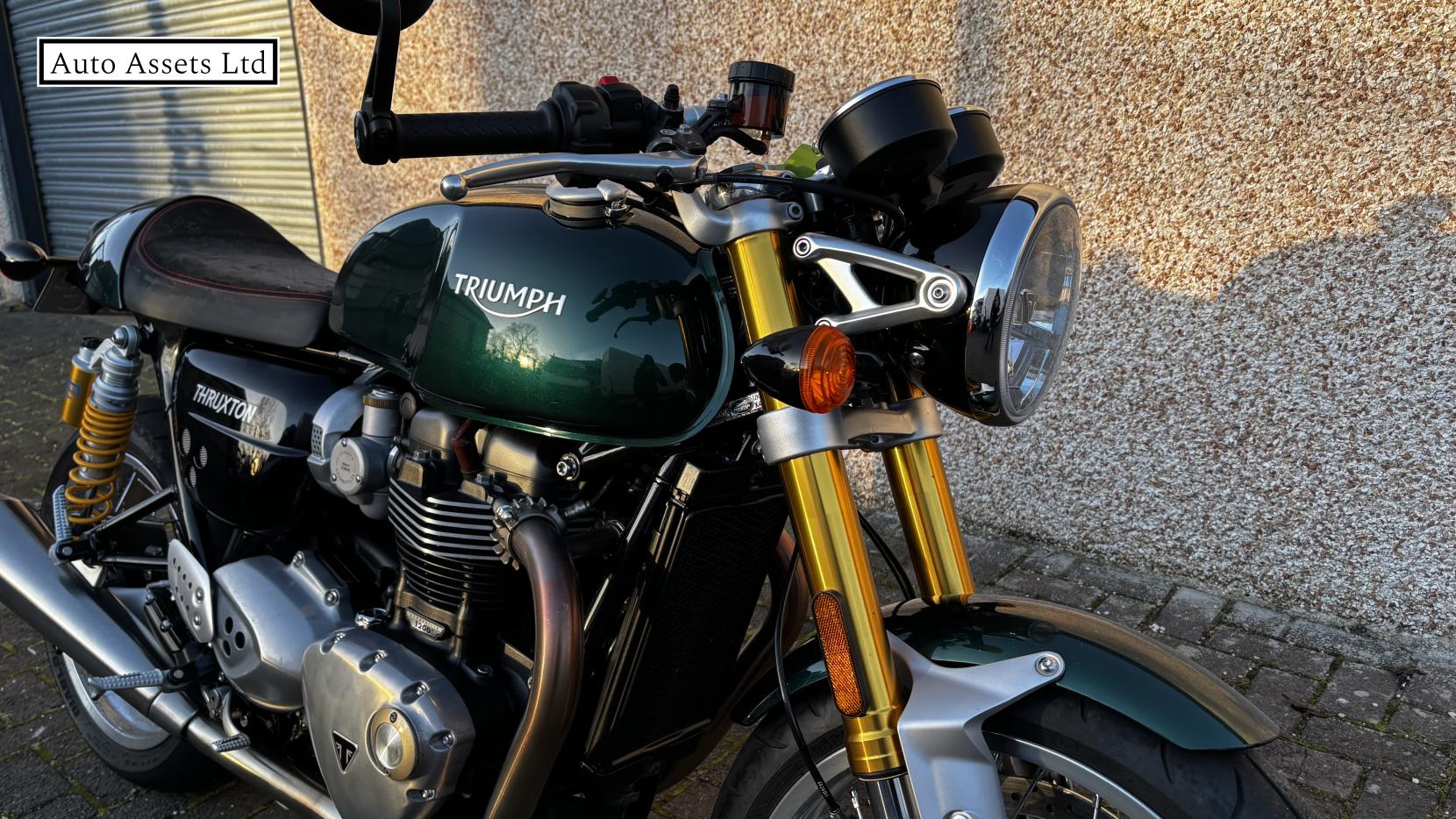 Triumph Thruxton 1200 R 1200 R ABS Naked Petrol Manual (96 bhp)