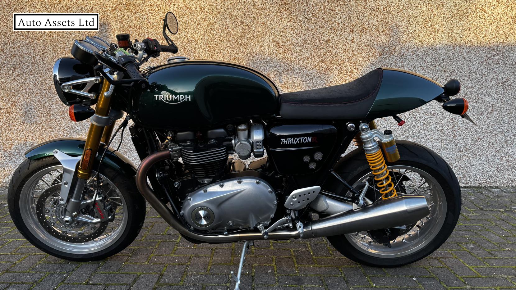 Triumph Thruxton 1200 R 1200 R ABS Naked Petrol Manual (96 bhp)