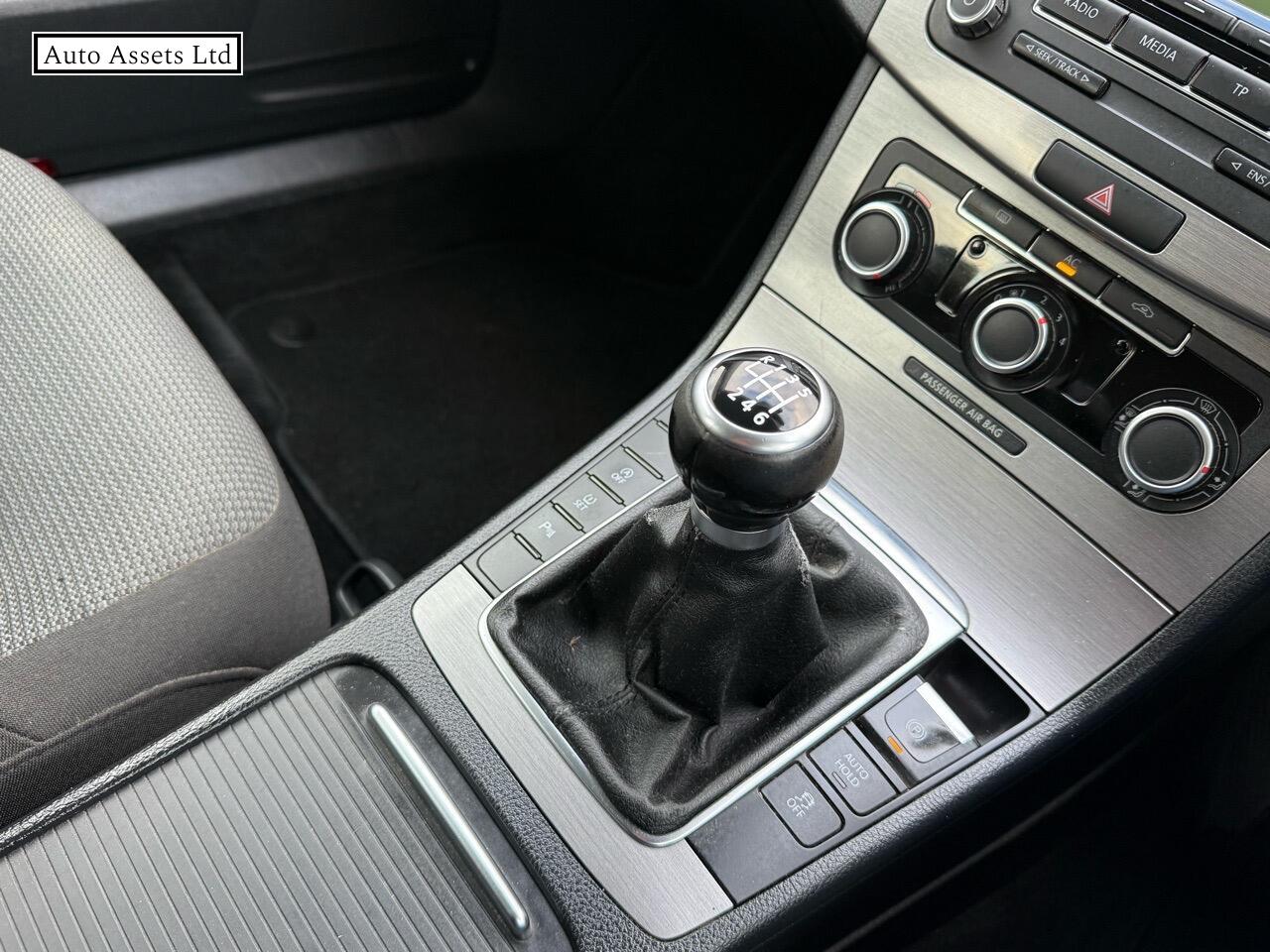 Volkswagen Passat 2.0 TDI BlueMotion Tech SE Estate 5dr Diesel Manual Euro 5 (s/s) (140 ps)