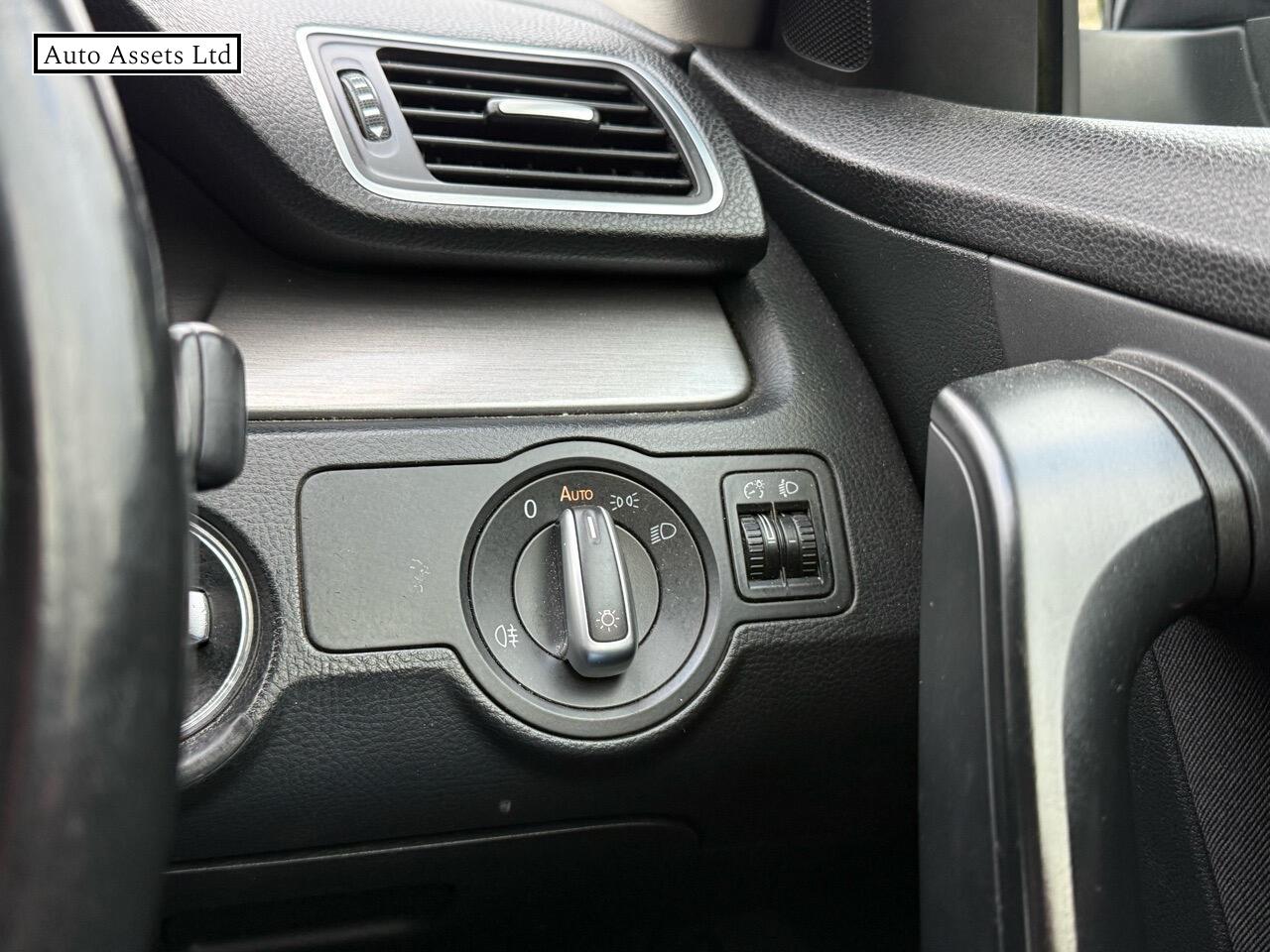 Volkswagen Passat 2.0 TDI BlueMotion Tech SE Estate 5dr Diesel Manual Euro 5 (s/s) (140 ps)