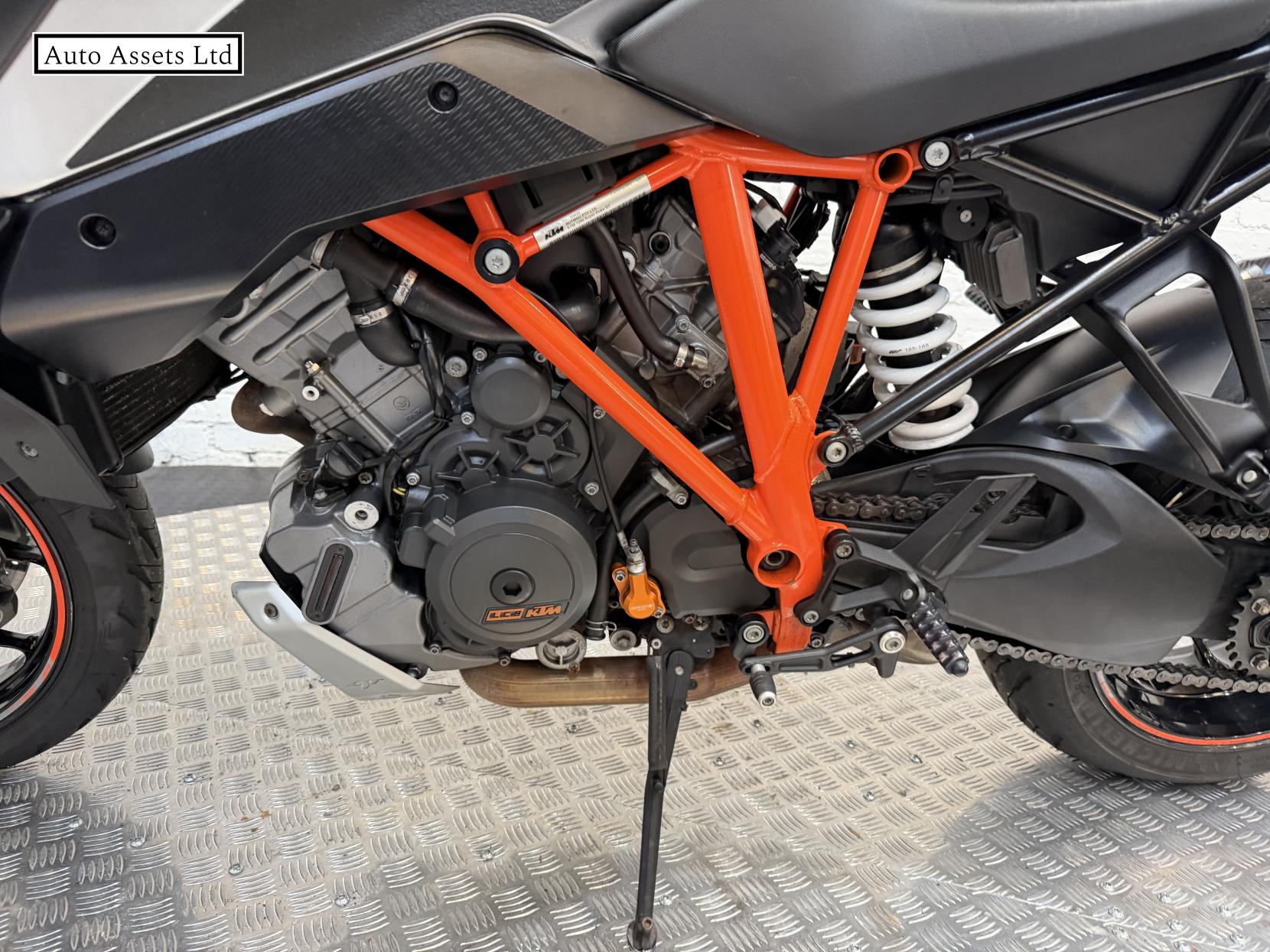 KTM 1290 Super Duke GT 1290 Sports Tourer Petrol Manual Euro 4 (175 ps)