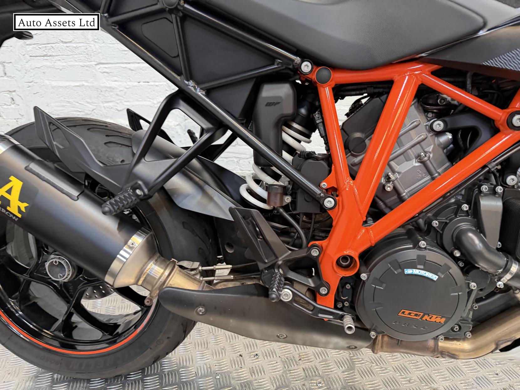 KTM 1290 Super Duke GT 1290 Sports Tourer Petrol Manual Euro 4 (175 ps)