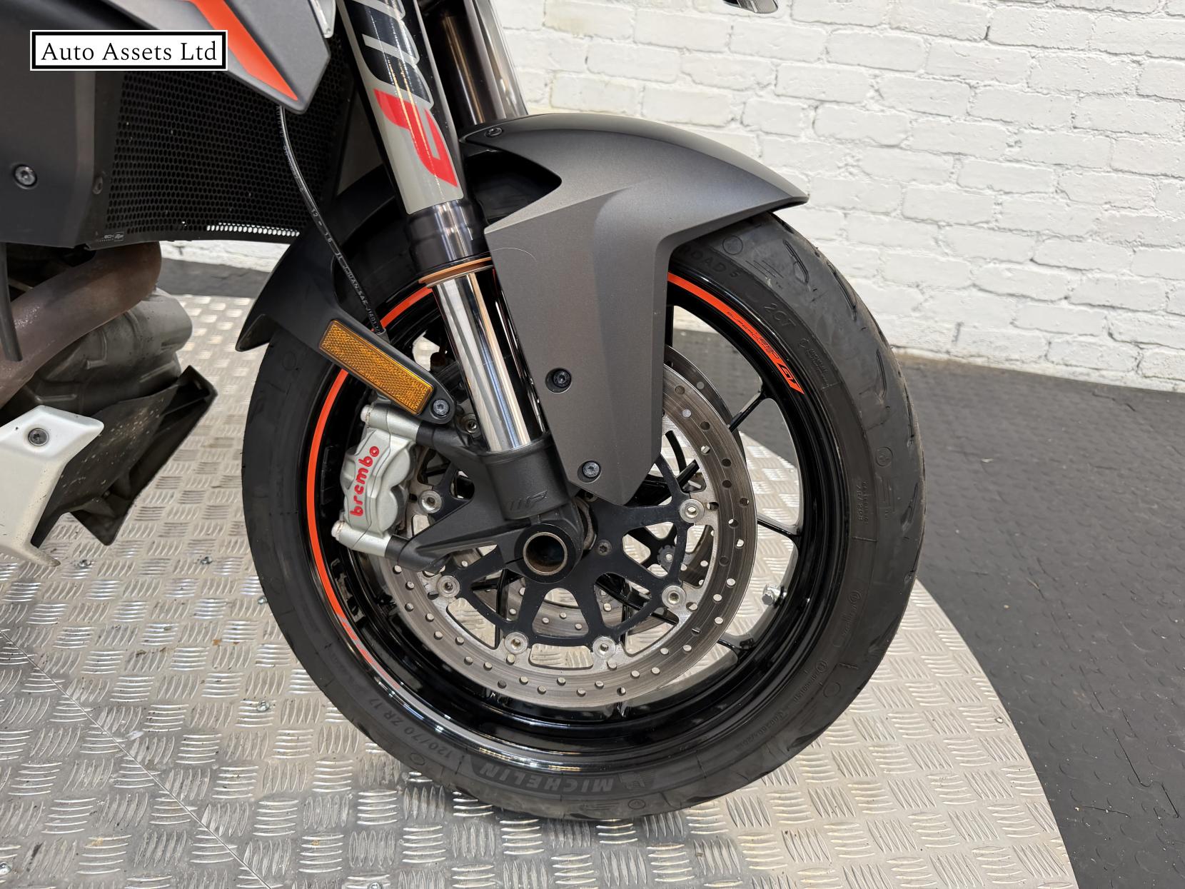 KTM 1290 Super Duke GT 1290 Sports Tourer Petrol Manual Euro 4 (175 ps)