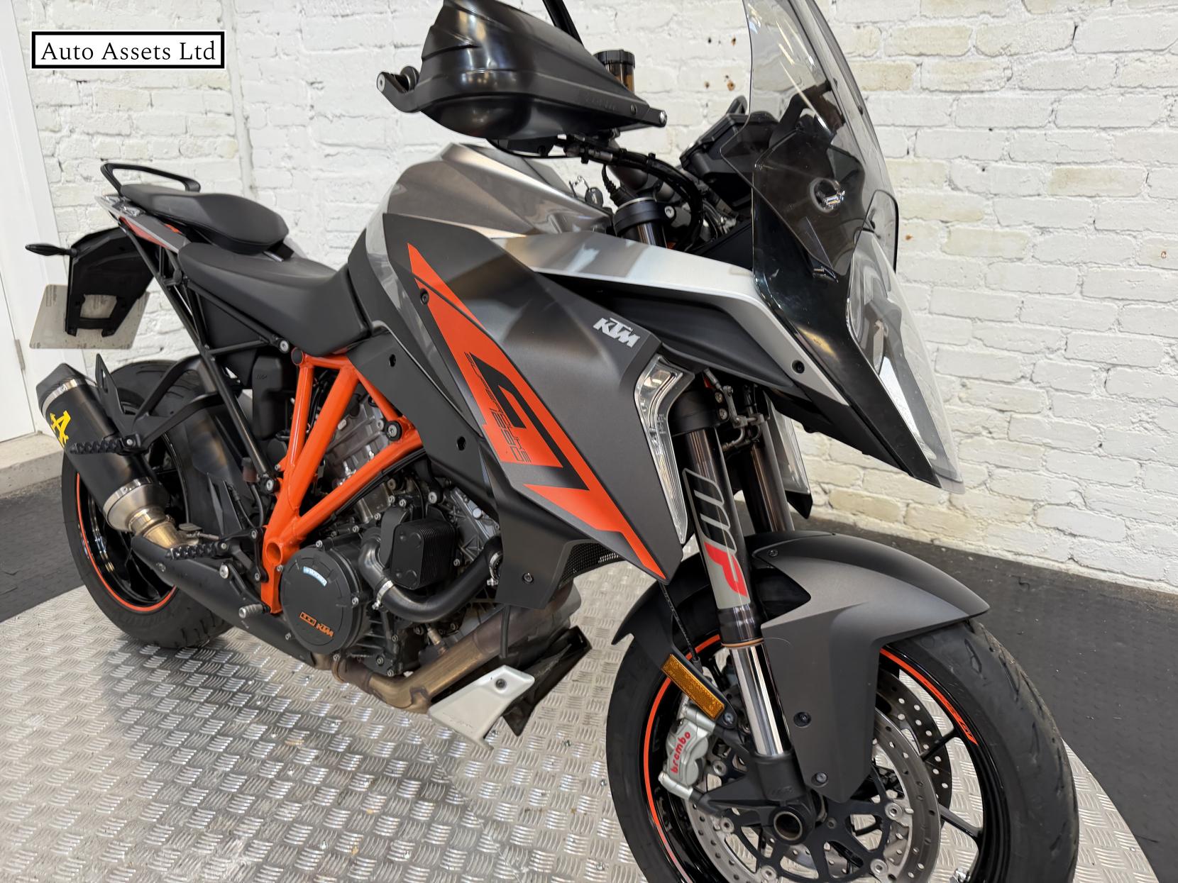 KTM 1290 Super Duke GT 1290 Sports Tourer Petrol Manual Euro 4 (175 ps)