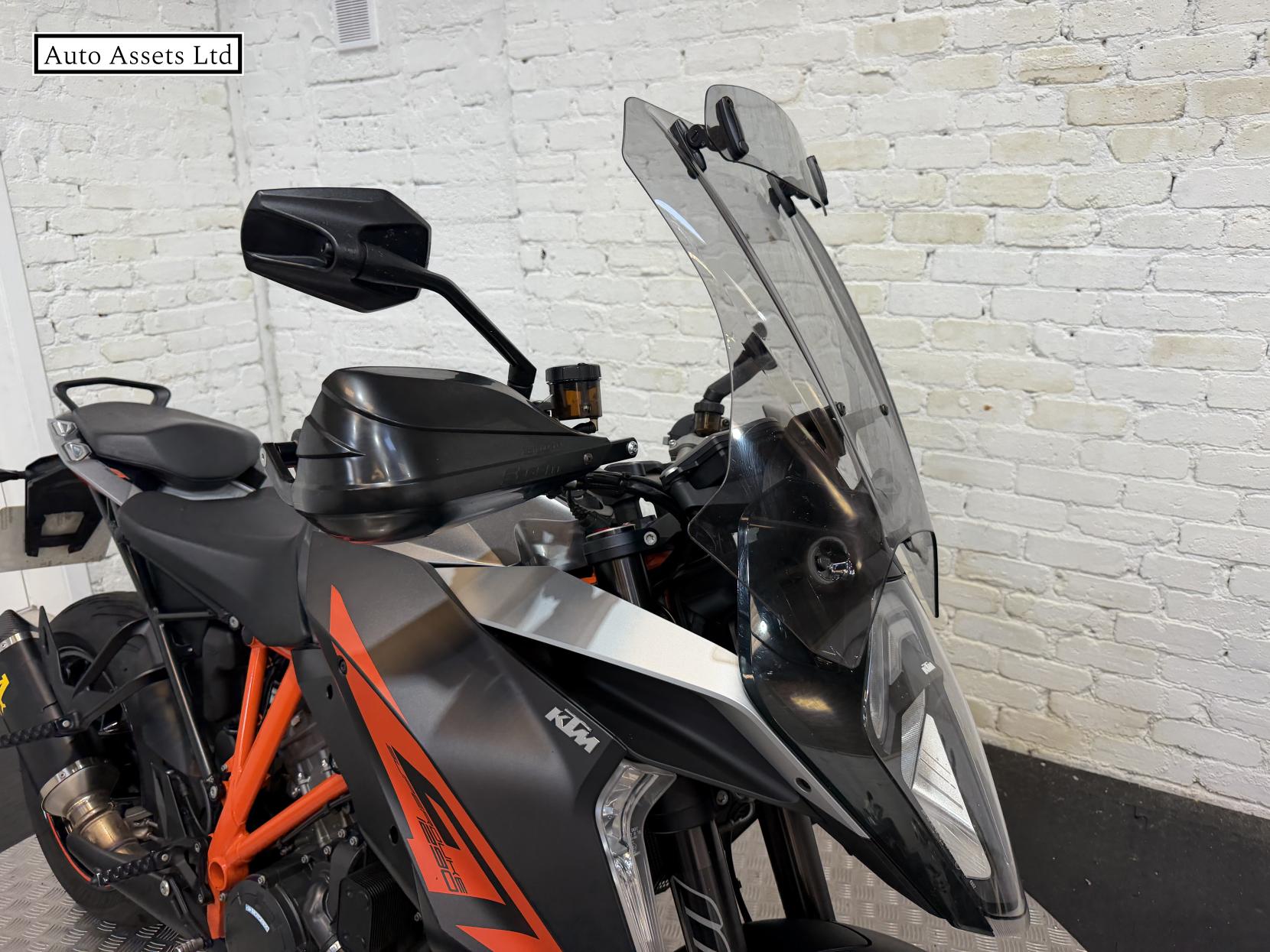 KTM 1290 Super Duke GT 1290 Sports Tourer Petrol Manual Euro 4 (175 ps)