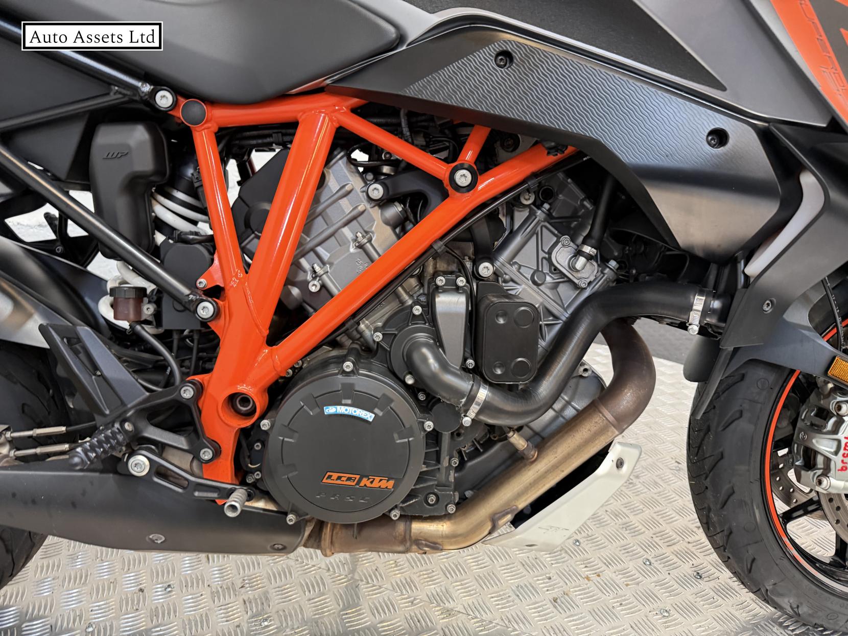 KTM 1290 Super Duke GT 1290 Sports Tourer Petrol Manual Euro 4 (175 ps)