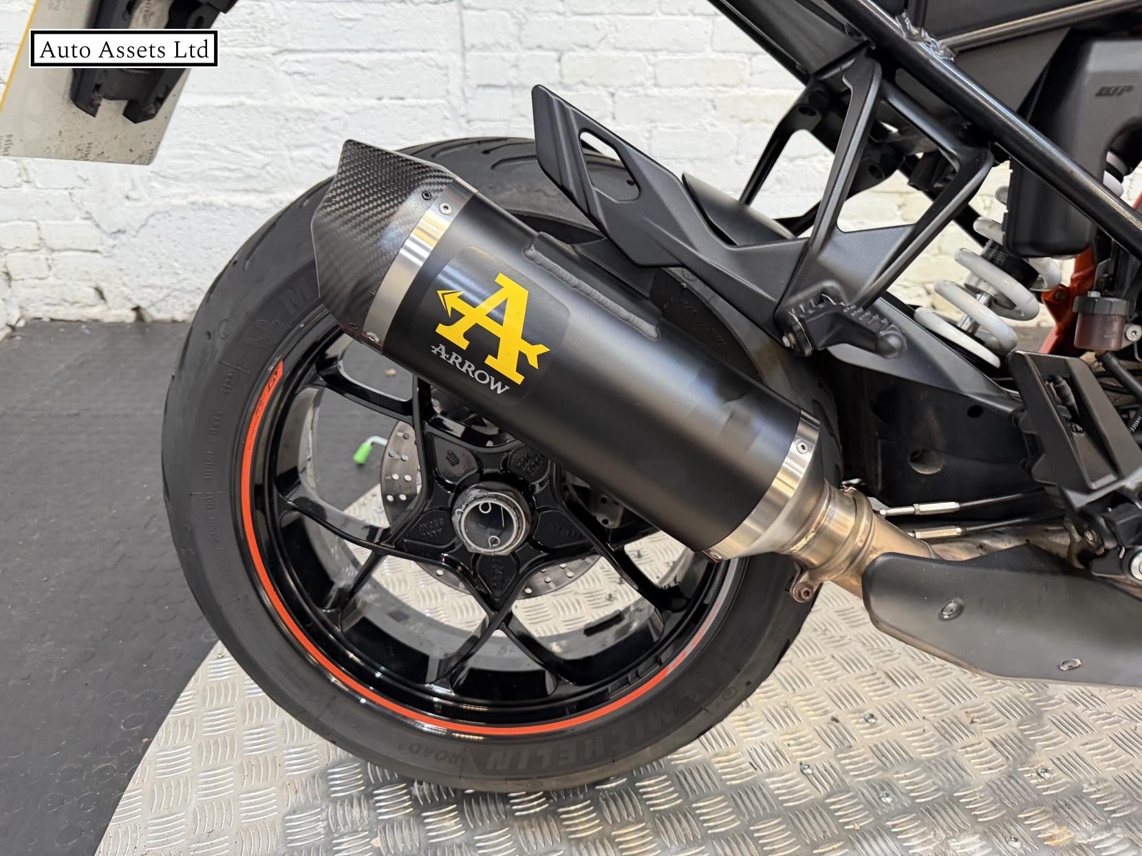 KTM 1290 Super Duke GT 1290 Sports Tourer Petrol Manual Euro 4 (175 ps)