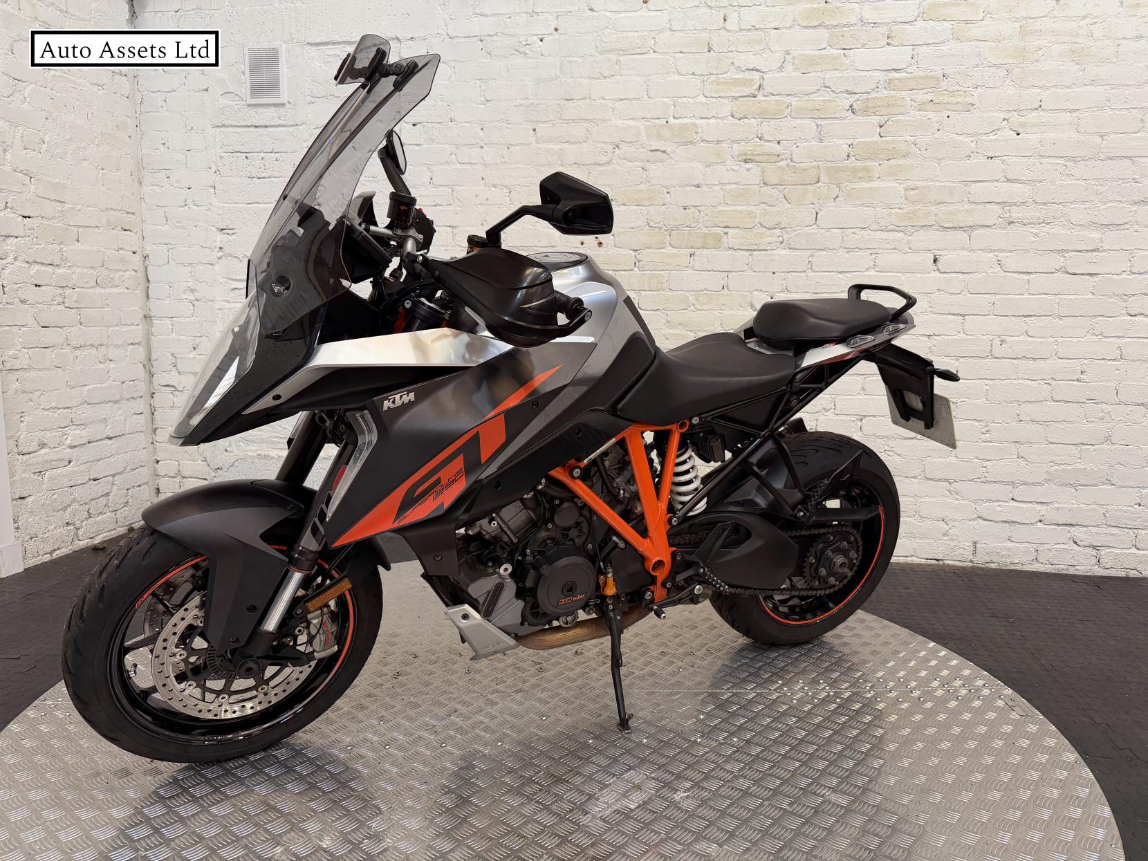 KTM 1290 Super Duke GT 1290 Sports Tourer Petrol Manual Euro 4 (175 ps)