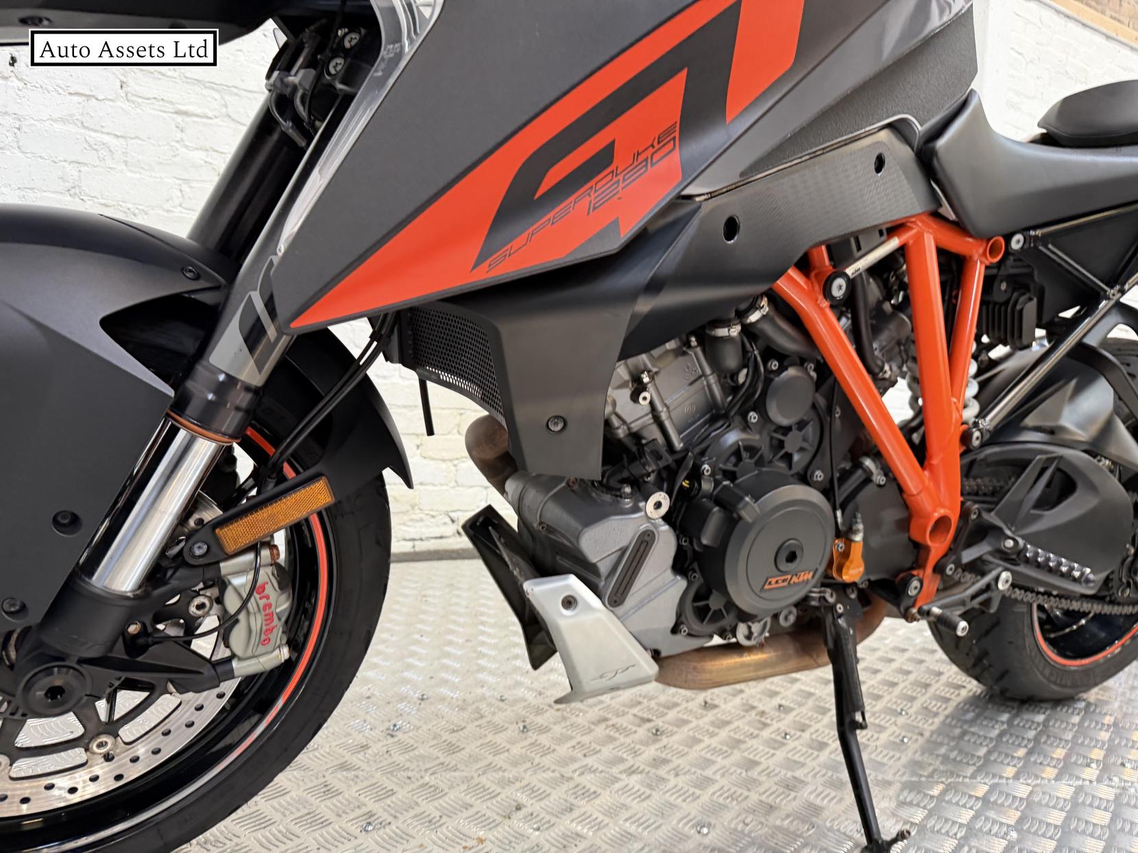 KTM 1290 Super Duke GT 1290 Sports Tourer Petrol Manual Euro 4 (175 ps)