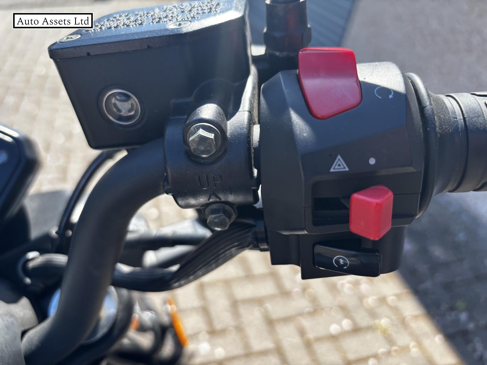 Keeway RKS 125 125 Naked Petrol Manual Euro 4 (12 ps)