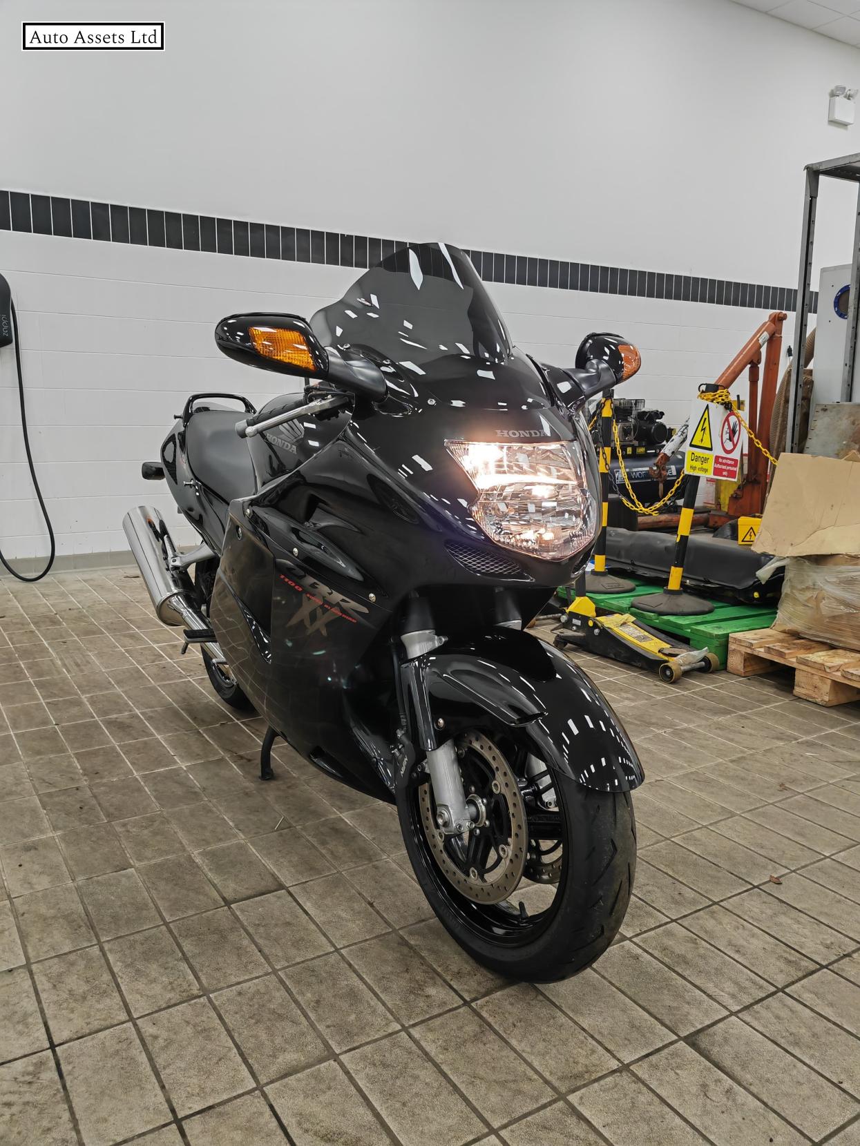 Honda CBR1100XX Super Blackbird 1100 Sports Tourer Petrol Manual (166 ps)