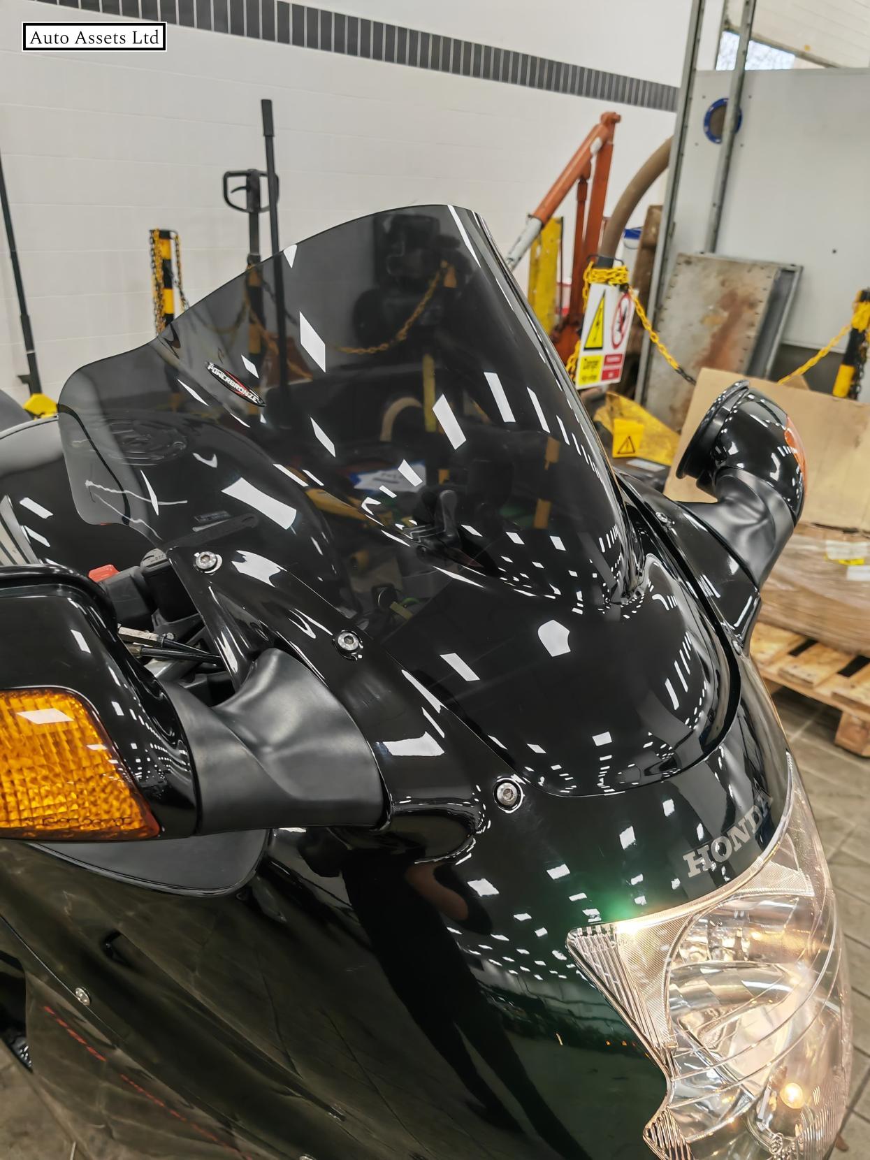 Honda CBR1100XX Super Blackbird 1100 Sports Tourer Petrol Manual (166 ps)