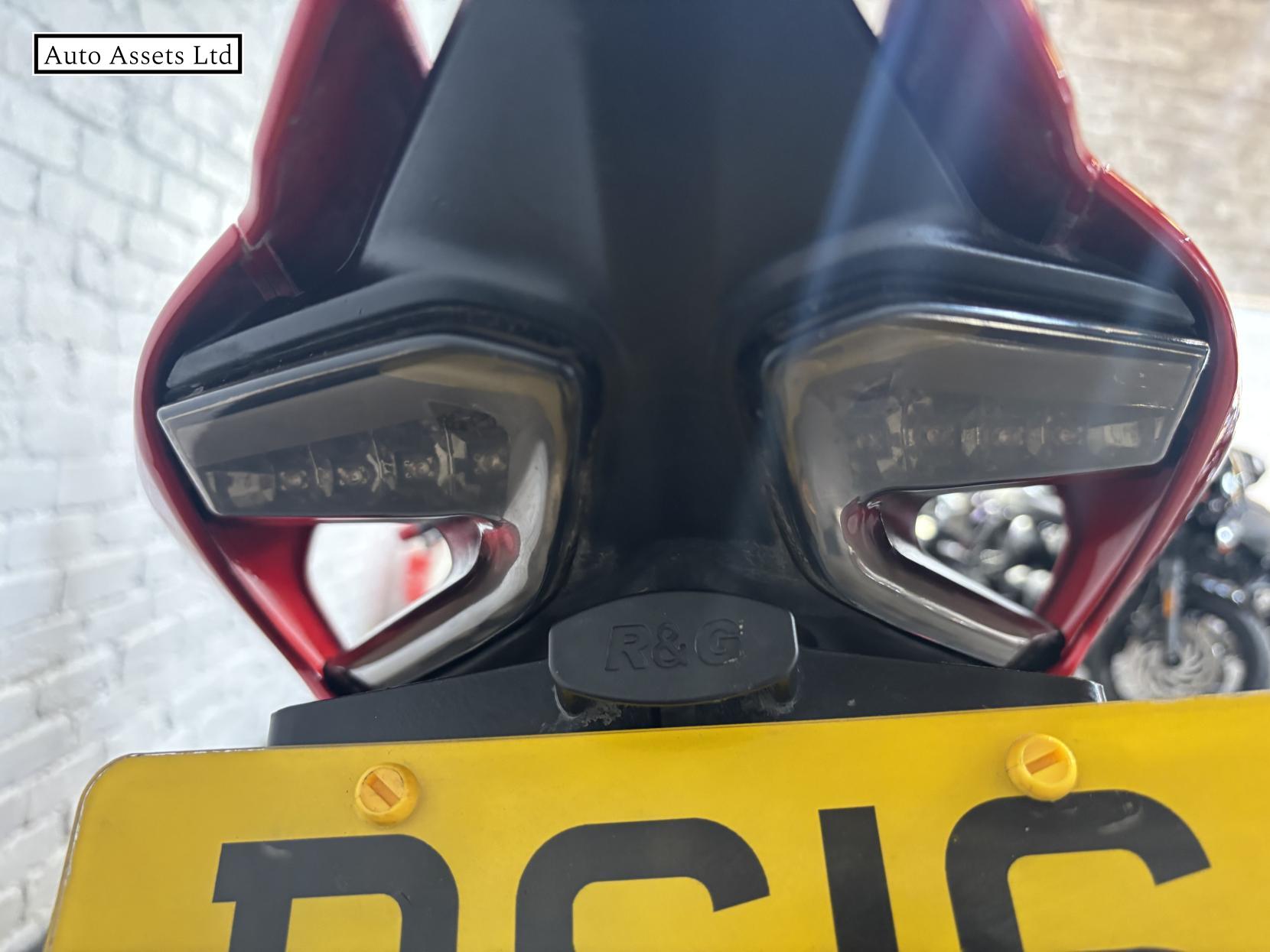 Ducati 1299 Panigale 1299 S Super Sports Petrol Manual Euro 3 (197 ps)