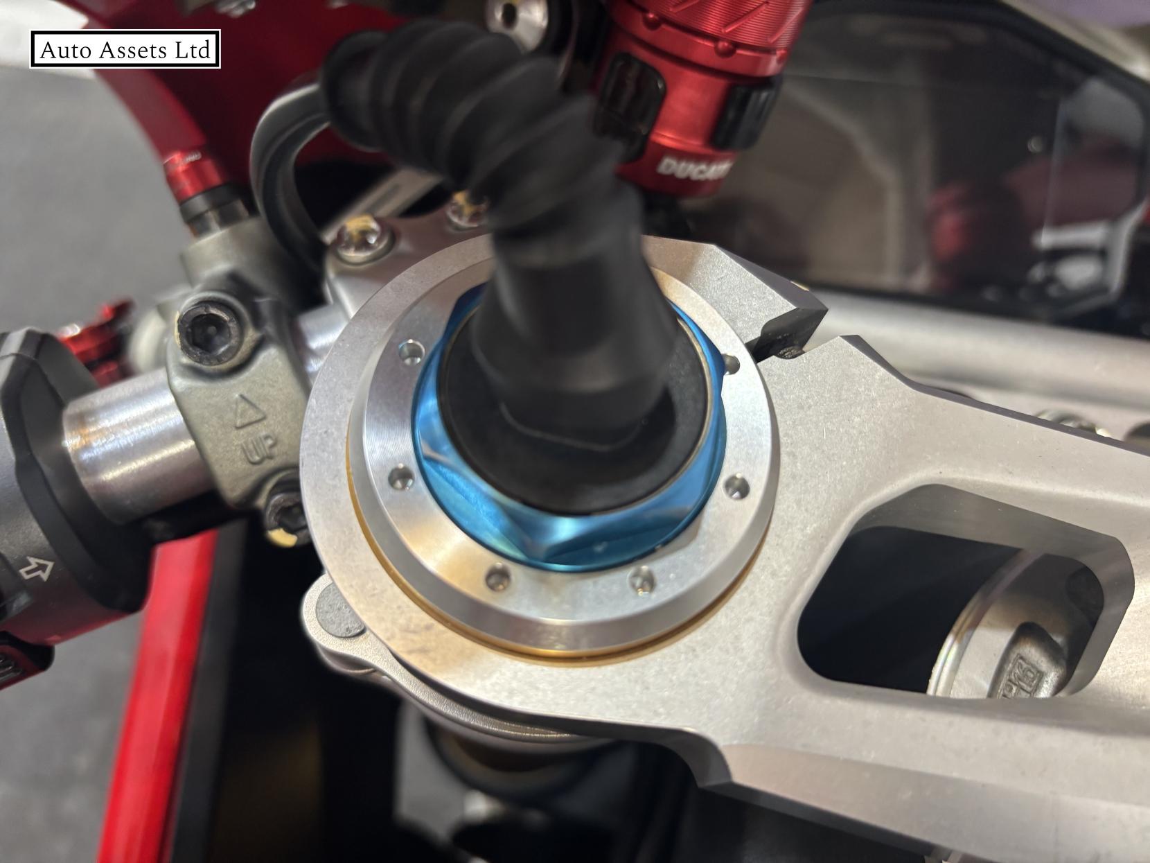 Ducati 1299 Panigale 1299 S Super Sports Petrol Manual Euro 3 (197 ps)