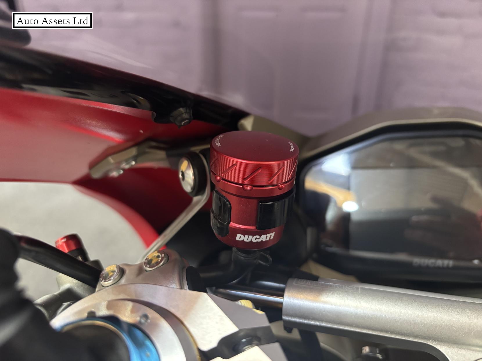 Ducati 1299 Panigale 1299 S Super Sports Petrol Manual Euro 3 (197 ps)