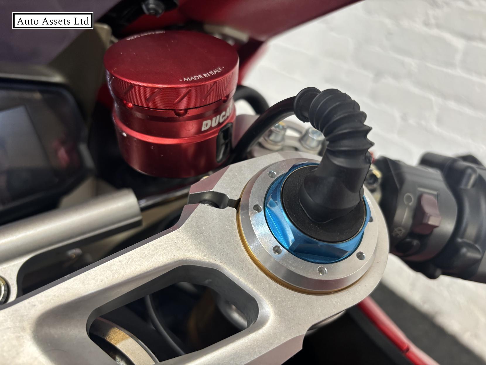 Ducati 1299 Panigale 1299 S Super Sports Petrol Manual Euro 3 (197 ps)