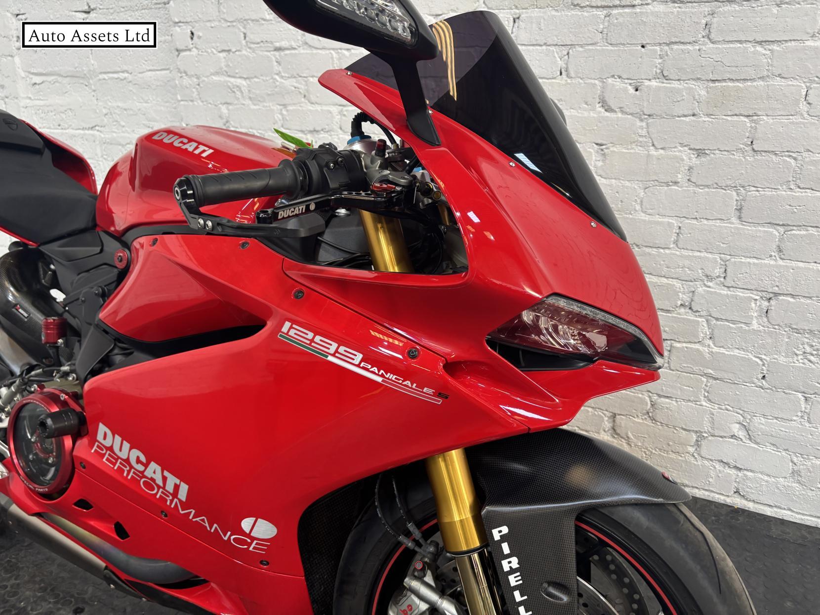 Ducati 1299 Panigale 1299 S Super Sports Petrol Manual Euro 3 (197 ps)