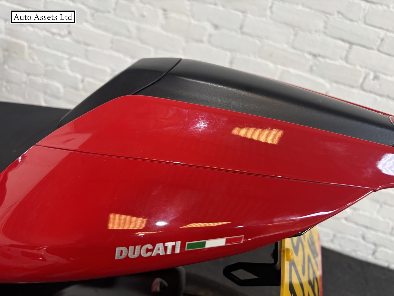 Ducati 1299 Panigale 1299 S Super Sports Petrol Manual Euro 3 (197 ps)